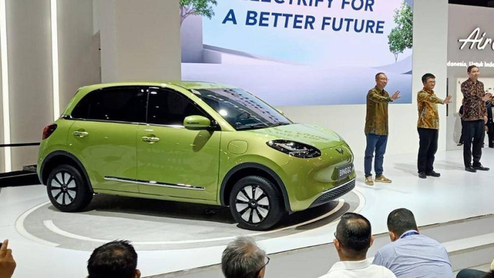 Bingo 2023 được cung cấp 4 tuỳ chọn về màu ngoại thất bao gồm đen, trắng, xanh lá cây và hồng