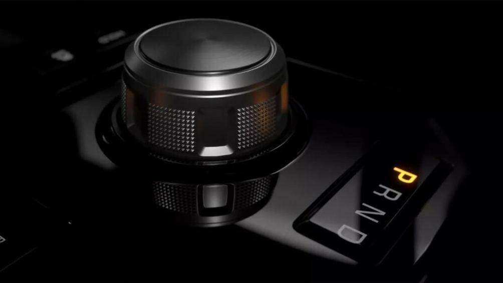 Xe sử dụng khối động cơ xăng Hurricane 4 với 4 xi-lanh, tăng áp, dung tích 2.0L cho công suất tối đa 270 mã lực và mô-men xoắn cực đại 400 Nm