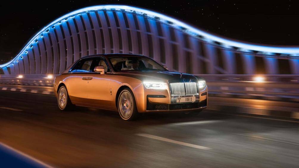 Sức mạnh của Ghost Extended vẫn đến từ khối động cơ tăng áp kép 6,75 lít, sản sinh công suất 571 mã lực và mô-men xoắn 850 Nm