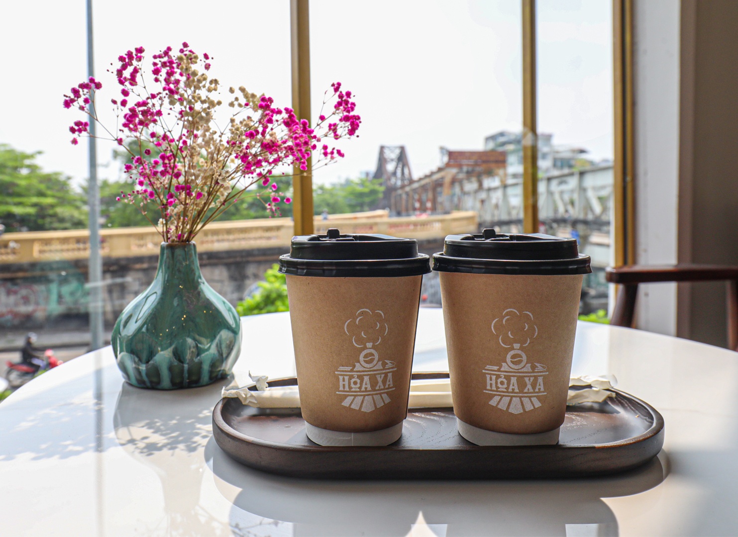 Các bạn trẻ có thể chụp ảnh “chill chill” để đăng facebook, tiktok như thế này...