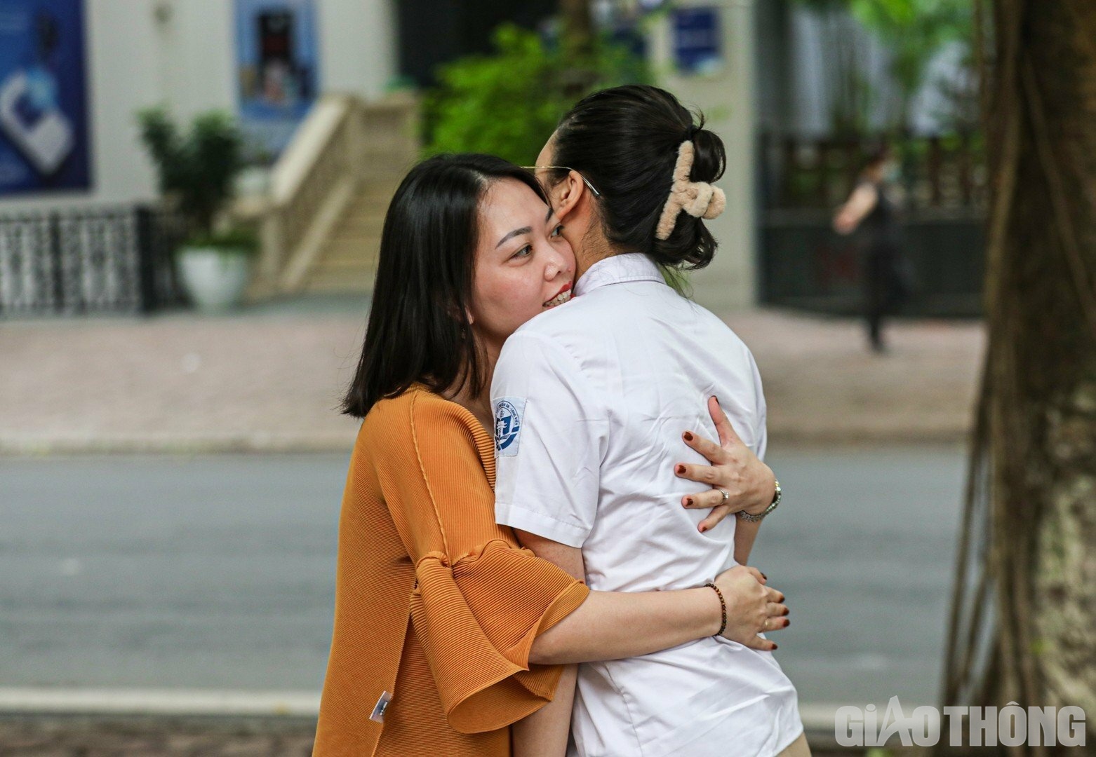 Phụ huynh cùng con thể hiện quyết tâm trước kỳ thi đầy căng thẳng