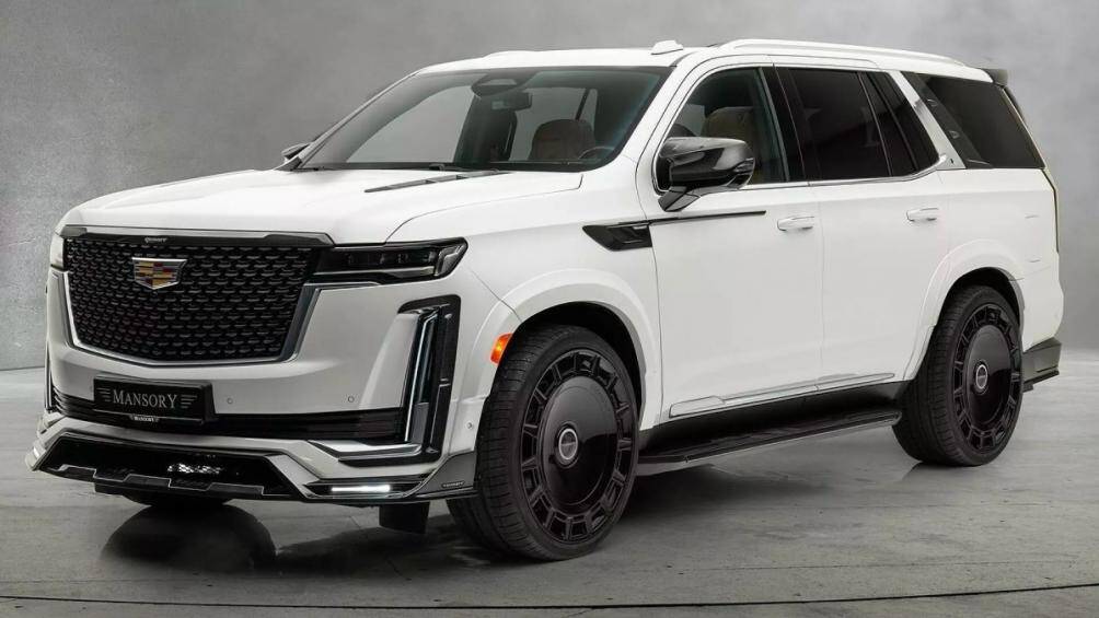 Vốn đã to lớn và bề thế, mẫu xe Cadillac Escalade mới đây còn được hãng độ Mansory thiết kế riêng cho bộ bodykit hầm hố