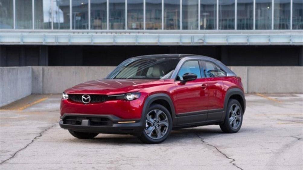 3. Mazda MX-30: Giá khởi điểm: 34.110 USD (800 triệu đồng)