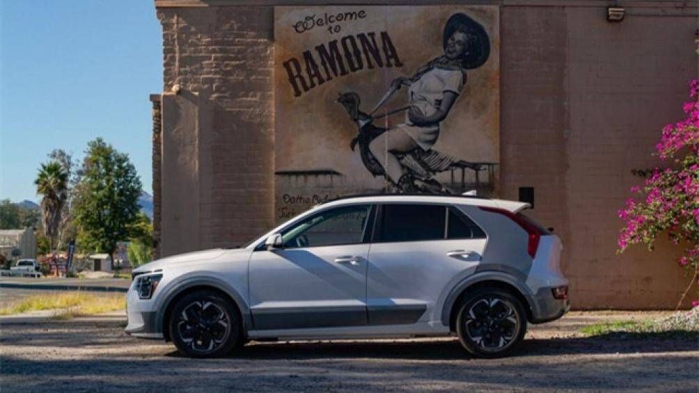 5. Kia Niro EV: Giá khởi điểm: 39.550 USD (930 triệu đồng)