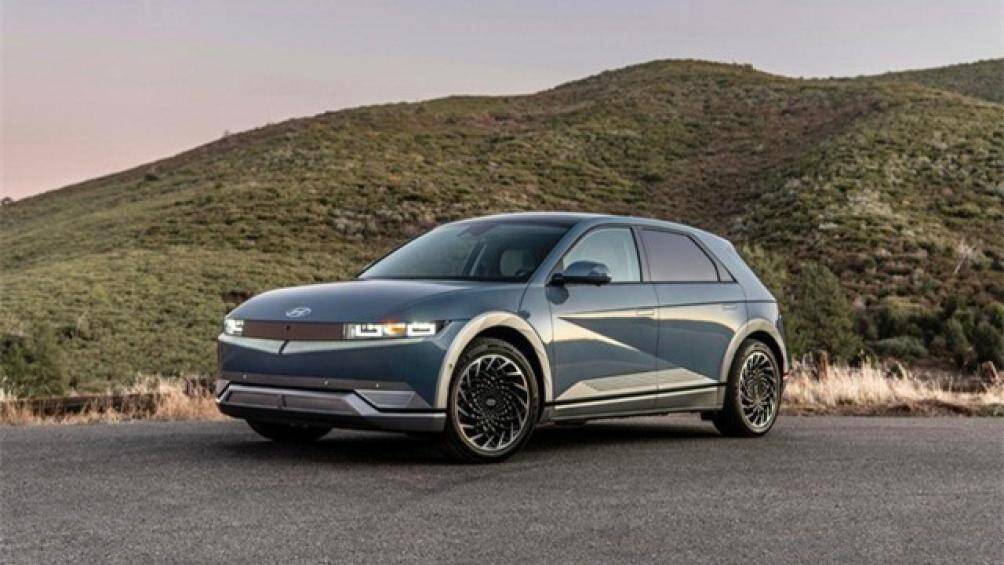 6. Hyundai Ioniq5: Giá khởi điểm: 42.785 USD (1 tỷ đồng)
