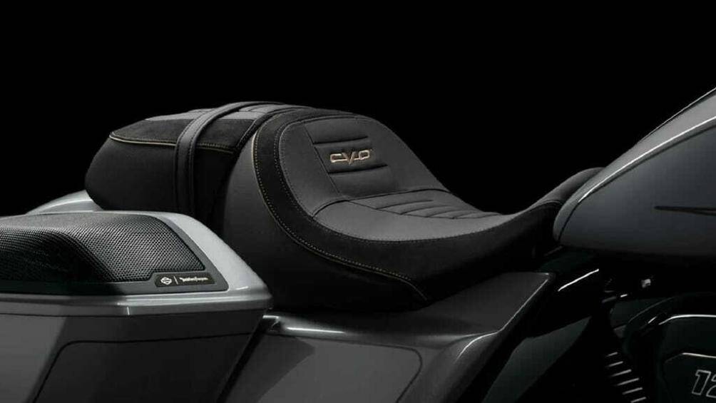 Theo Harley-Davidson công bố, cỗ máy Milwaukee-Eight VVT 121 V-Twin sản sinh công suất tối đa 115 mã lực tại và mô-men xoắn 188Nm