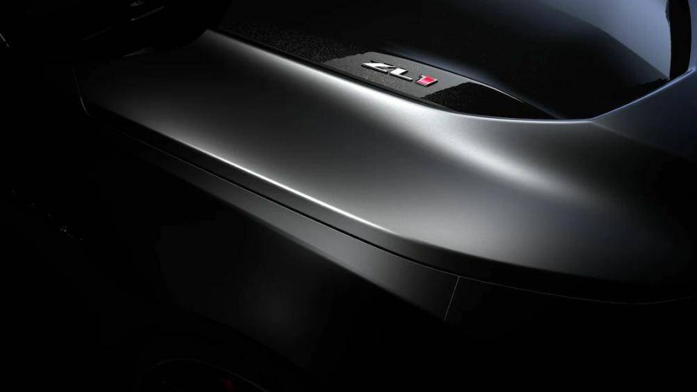 Hiện mức giá các phiên bản Chevrolet Camaro 2024, gồm: 1LT từ 39.440 USD, LT1 từ 47.385 USD, 1SS từ 49.890 USD và ZL1 Collector’s Edition từ 88.690 USD