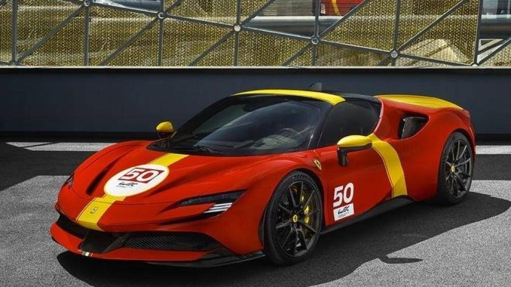 Để kỷ niệm 100 tuổi của cuộc đua Le Mans 24h, hãng Ferrari đã ra mắt phiên bản đặc biệt của mẫu xe SF90 Stradale