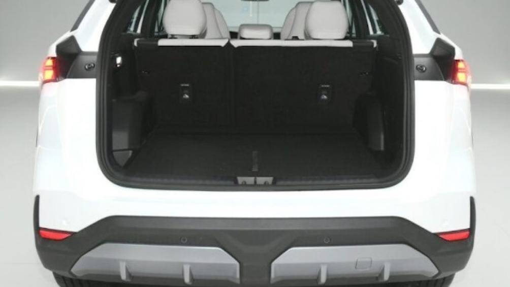 Theo đó, xe sẽ có 5 phiên bản với mức giá dao động từ 138.700 -  173.700 Nhân dân tệ (tương đương 457 - 573 triệu đồng)