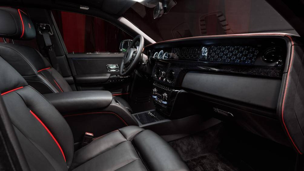 Bên trong, Spofec mang đến tùy chọn cá nhân hóa nội thất với chất liệu cao cấp kết hợp tông màu đặc biệt