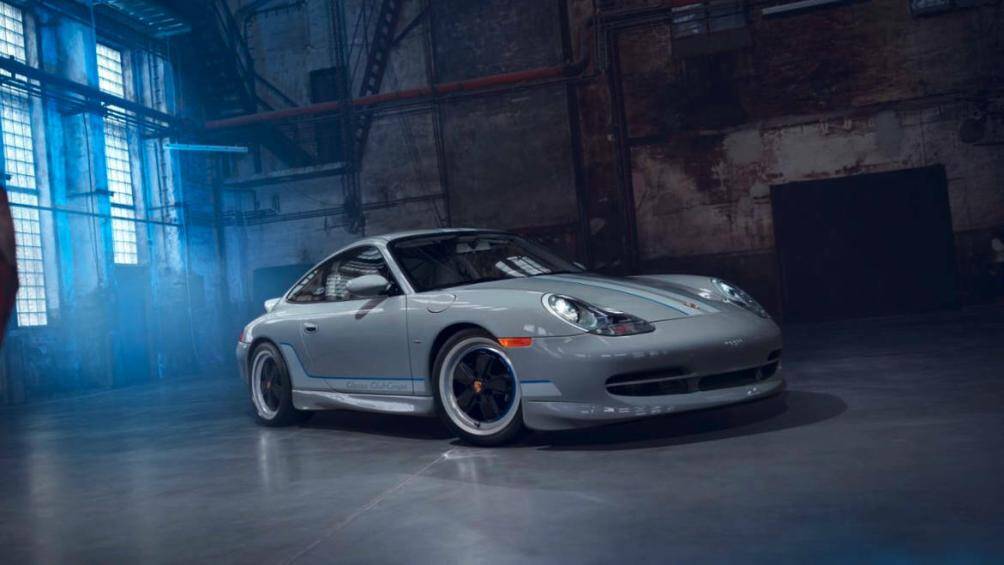 Ngoại thất của xe được mang trên mình ngoại thất màu xám Sport Grey Metallic