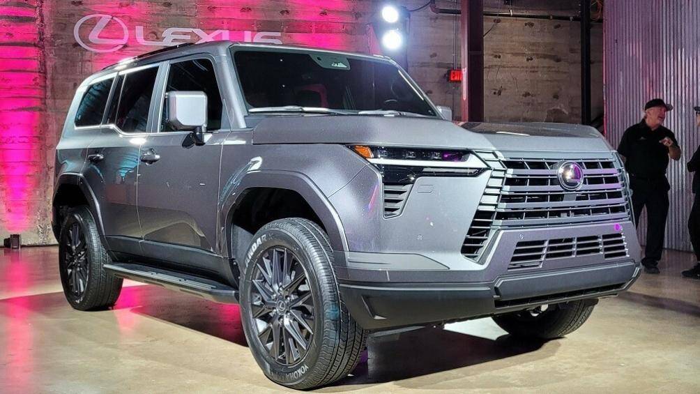 Mẫu SUV việt dã hạng sang Lexus GX 2024 vừa chính thức ra mắt với thiết kế khác biệt hoàn toàn so với bản tiền nhiệm