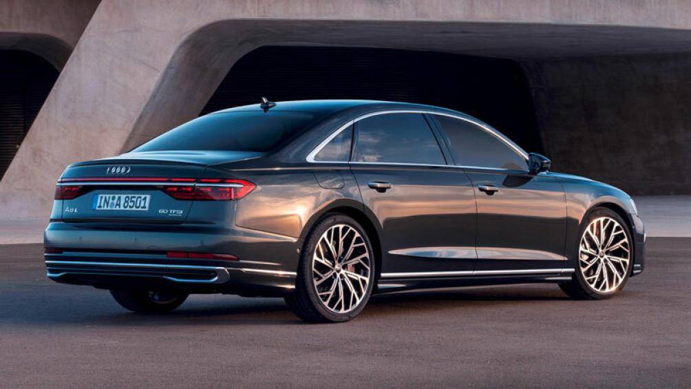 8. Audi A8 2023 (giá khởi điểm: 86.500 USD)