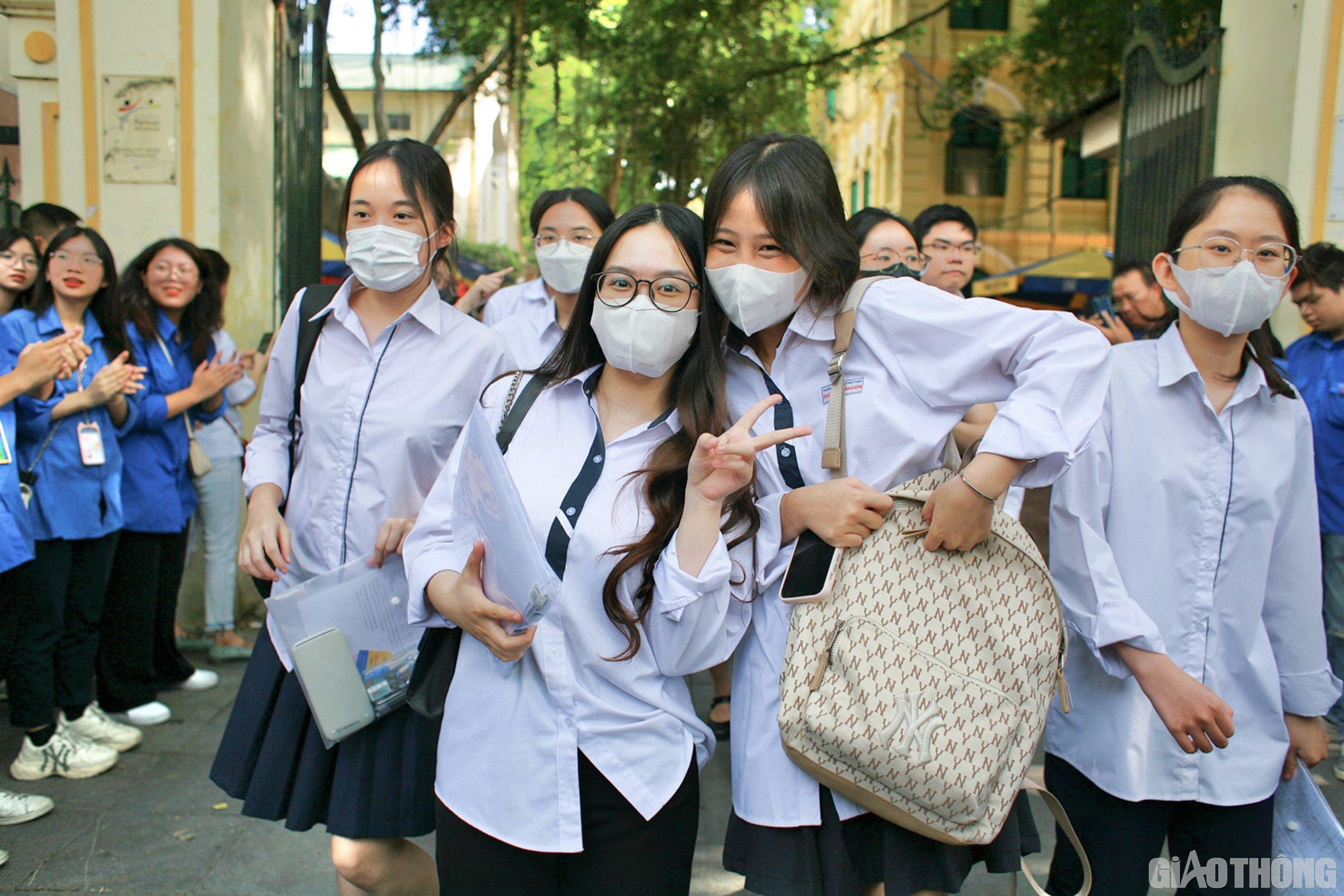 Nhiều thí sinh nhận định,cấu trúc đề thi môn Toán không có sự thay đổi so với đề thi năm 2022 và tương đồng với đề tham khảo của Bộ GD&ĐT