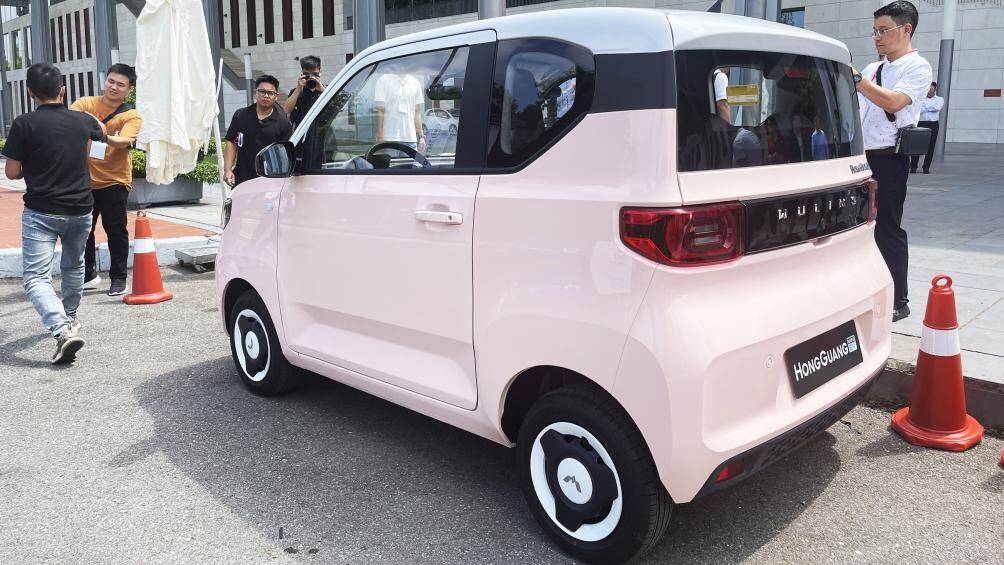 Đèn hậu của xe cũng là dạng bóng LED