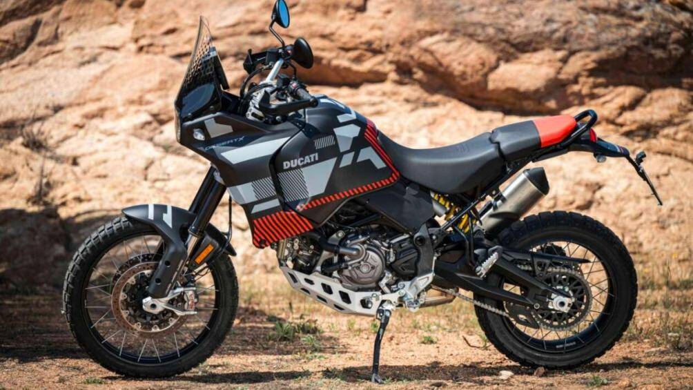 DesertX RR2 màu mới đặc biệt là sự kết hợp giữa hãng xe hơi Audi và tay đua MotoGP có tên là Danilo Petrucci