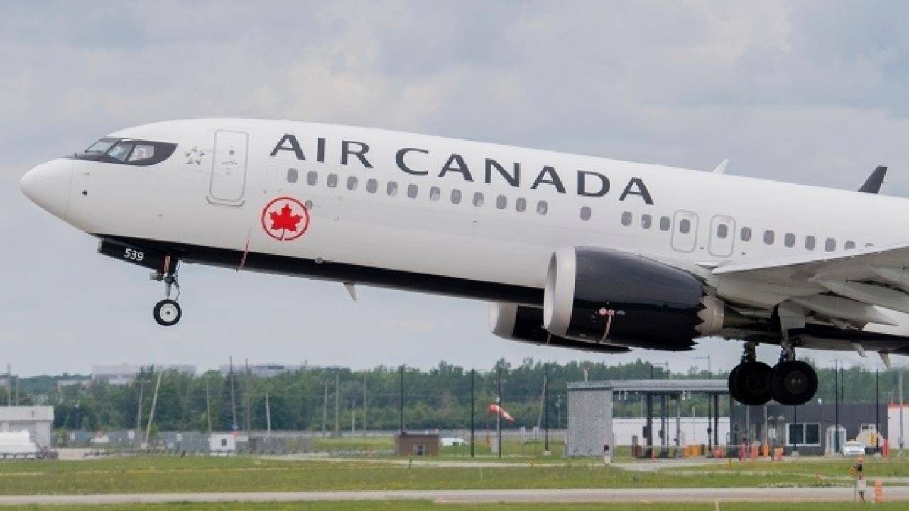 Air Canada gặp sự cố, hàng trăm chuyến bị hoãn hủy