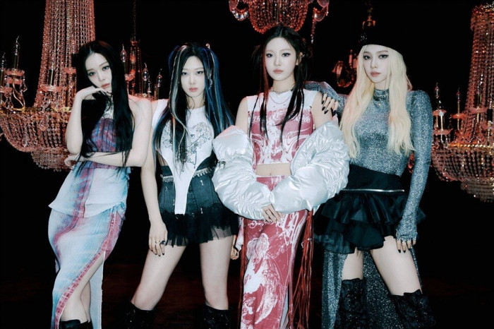 Bật mí cách mua album BLACKPINK chính hãng tại Việt Nam