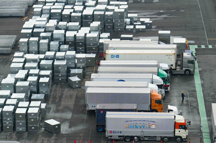 Khi lái xe tải ở Nhật không muốn bớt cực nhọc