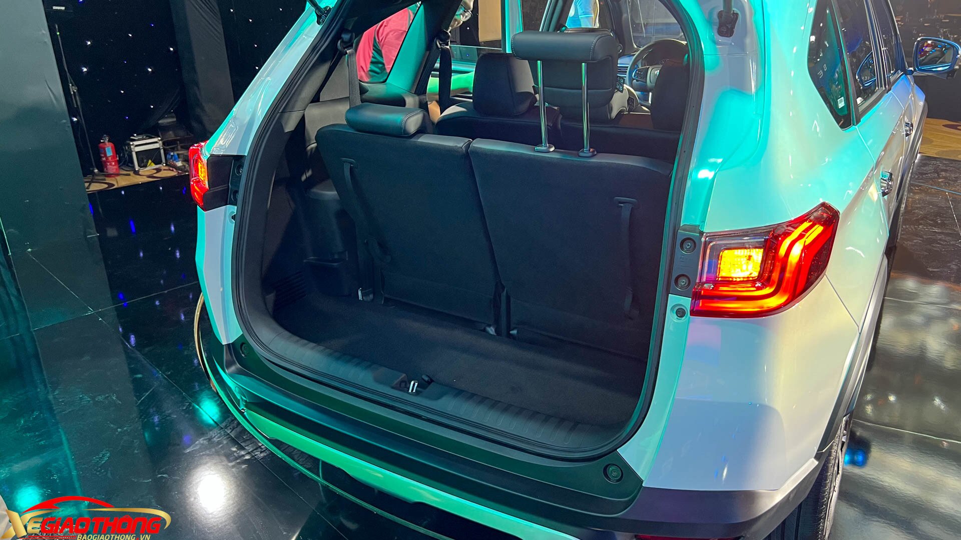 Không gian khoang hành lý khi dựng đủ 3 hàng ghế