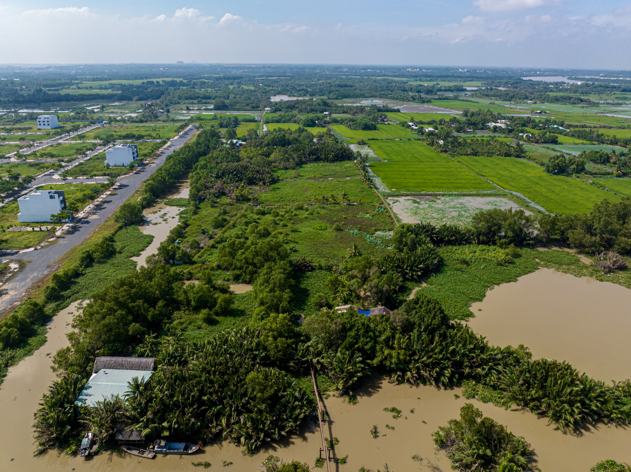Phạm vi chờ giải phóng mặt bằng phía Đồng Nai vẫn chưa được giải toả, điều này ảnh hưởng lớn đến tiến độ dự án cầu Nhơn Trạch.