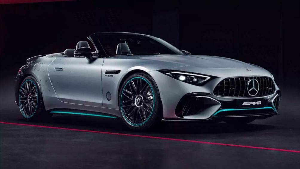 Mercedes-AMG vừa giới thiệu SL 63 4MATIC+ bản giới hạn đặc biệt "Motorsport Collectors Edition", nhằm kỷ niệm chiến thắng tại giải đua F1.