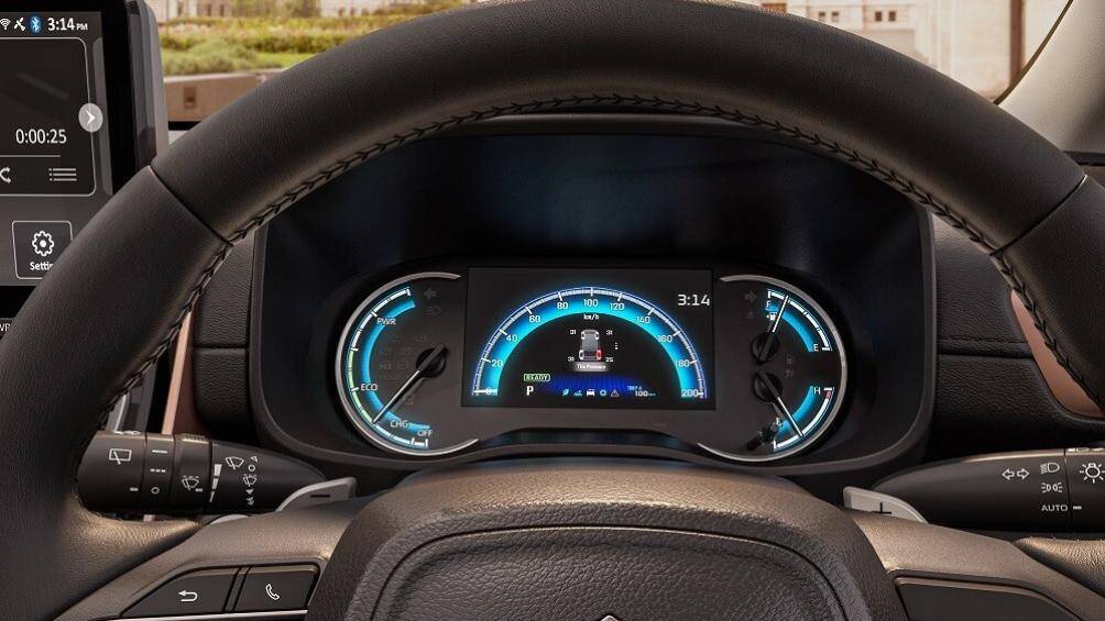 Trang bị an toàn của Suzuki Invicto khá cơ bản, chỉ bao gồm camera 360 độ, 6 túi khí, hệ thống chống bó cứng phanh ABS, hỗ trợ khởi hành ngang dốc.