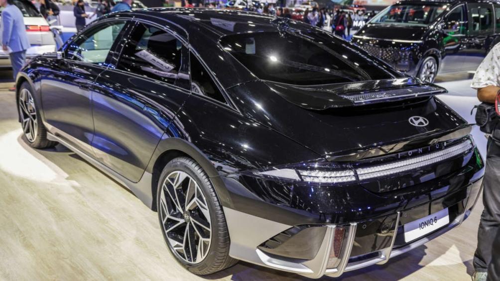 Chiếc EV có thể tăng tốc từ 0-100 km/h trong 5,1 giây.