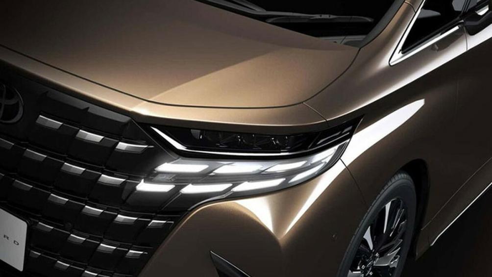 Gói công nghệ an toàn chủ động Toyota Safety Sense tiêu chuẩn bao gồm hệ thống kiểm soát hành trình thích ứng tích hợp radar, cảnh báo lệch làn đường...