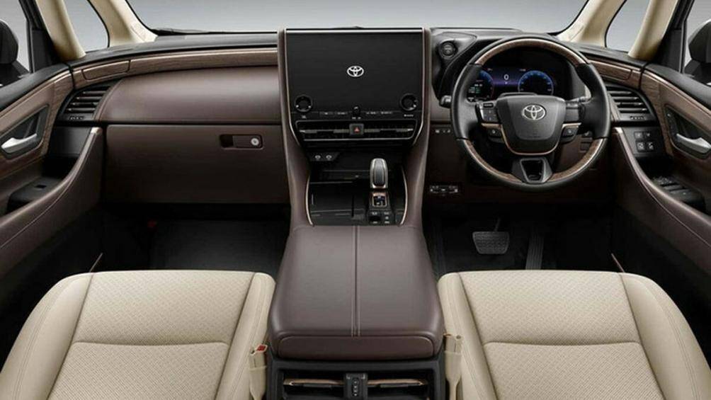 Xe còn được trang bị bảng đồng hồ kỹ thuật số 12,3 inch và màn hình hiển thị thông tin kính lái HUD.