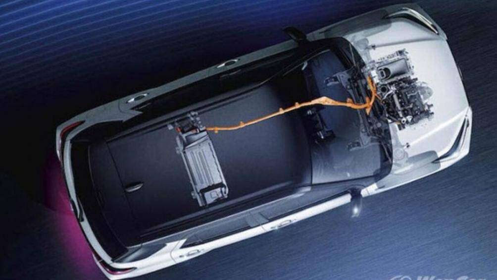 Tuy nhiên, ông Anton đã gợi ý, Veloz Hybrid có thể dùng chung pin và hệ truyền động tương tự Yaris Cross Hybrid.