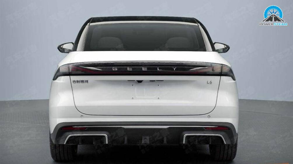 Ở phía sau, việc bổ sung cụm đèn hậu kiểu xuyên suốt và hình dạng của bộ khuếch tán kích thước lớn bên dưới.