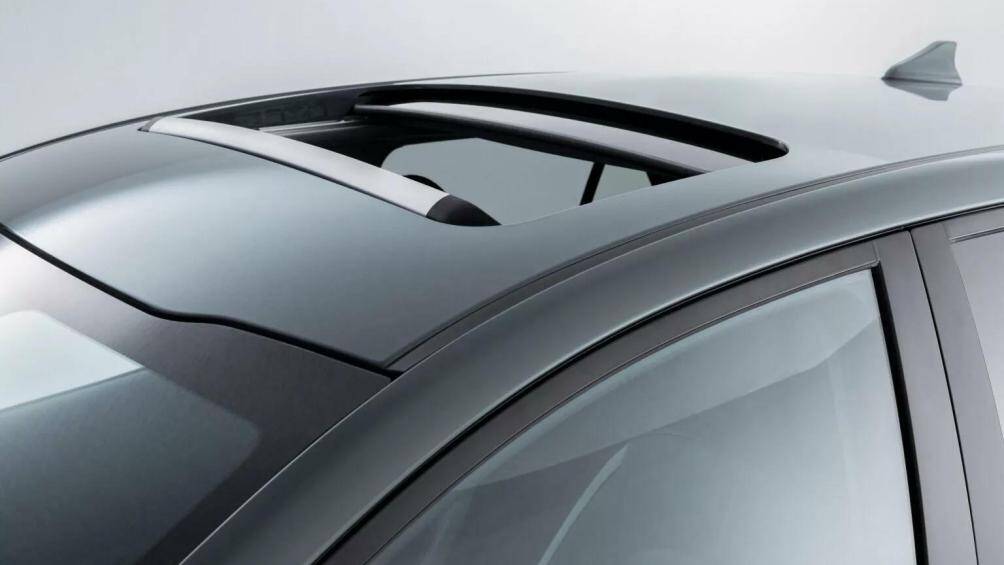 Thứ nhất là động cơ 1.0 MPi với 3 xy-lanh, công suất 67 mã lực.