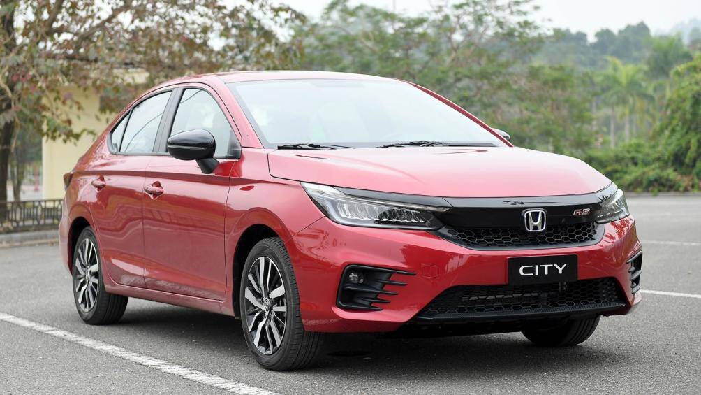 Honda City hiện là mẫu ô tô bán tốt nhất của Honda trong năm 2023 với 5.194 chiếc, chiếm 55% tổng doanh số hãng. City đứng thứ ba ở phân khúc sedan hạng B, đồng thời lọt top 10 ô tô bán chạy nhất Việt Nam.