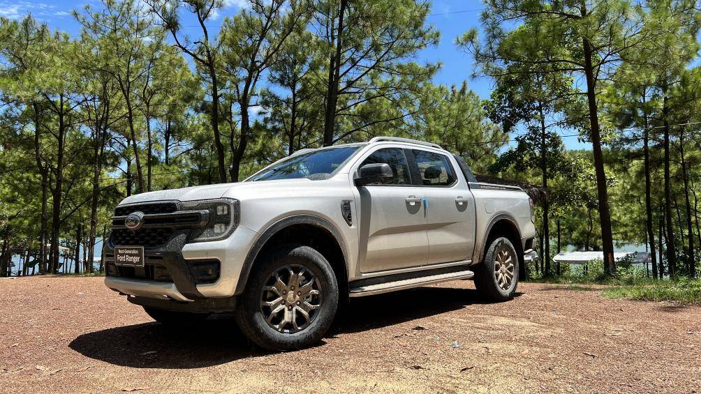 Chiếm gần 44% tổng lượng xe Ford bán ra, Ranger là mẫu ô tô có doanh số cao nhất của hãng, đạt 7.600 chiếc. Đây tiếp tục là cái tên thống trị phân khúc bán tải và là mẫu xe ăn khách thứ hai toàn thị trường.