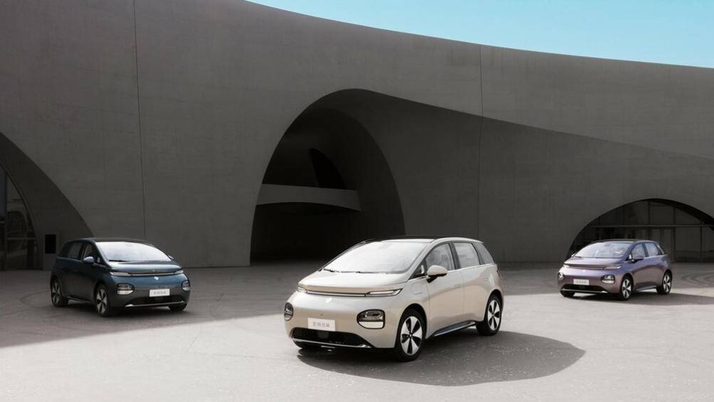 Liên doanh SAIC-GM-Wuling đã hé lộ những hình ảnh nội thất đầu tiên của mẫu xe điện Baojun Yunduo 2023.