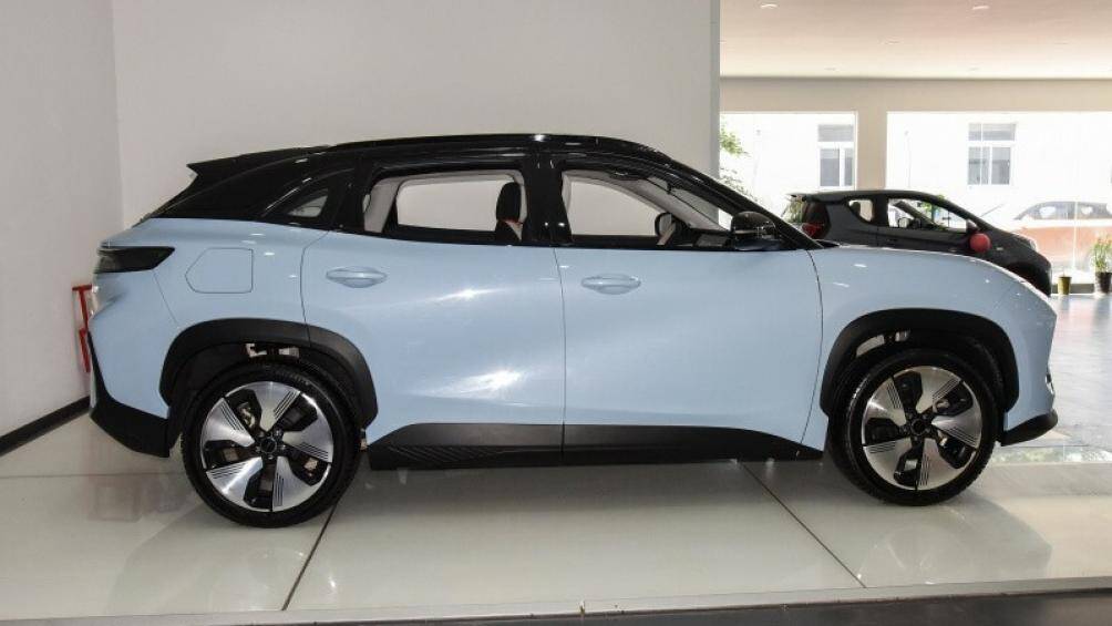 Về sức mạnh, chiếc xe Chery eQ7 mới là mẫu dẫn động cầu sau được trang bị động cơ có công suất tối đa 210 mã lực.