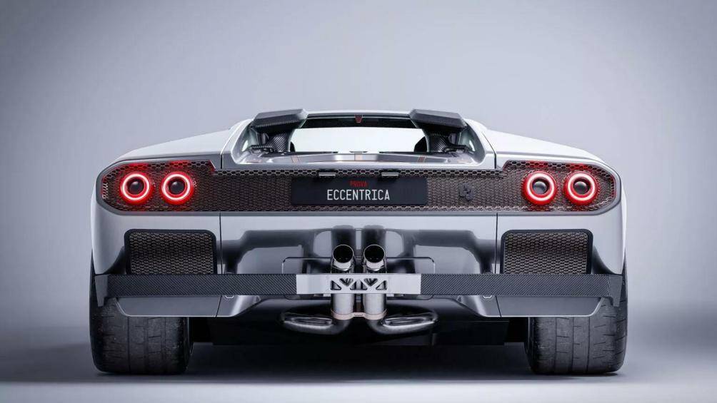 Hệ thống ống xả làm bằng hợp kim nhôm của Capristo đem tới âm thanh cuốn hút và mạnh mẽ hơn nguyên bản.