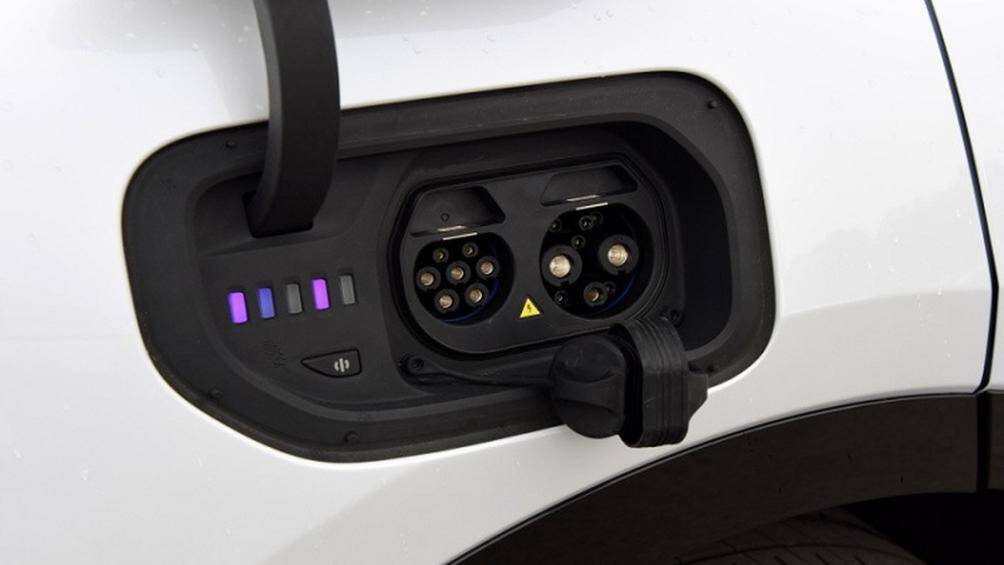 Dung lượng ắc quy sẽ là 76,6kWh và 115kWh, phạm vi hành trình của xe 560 km, 765 km và 810 km.