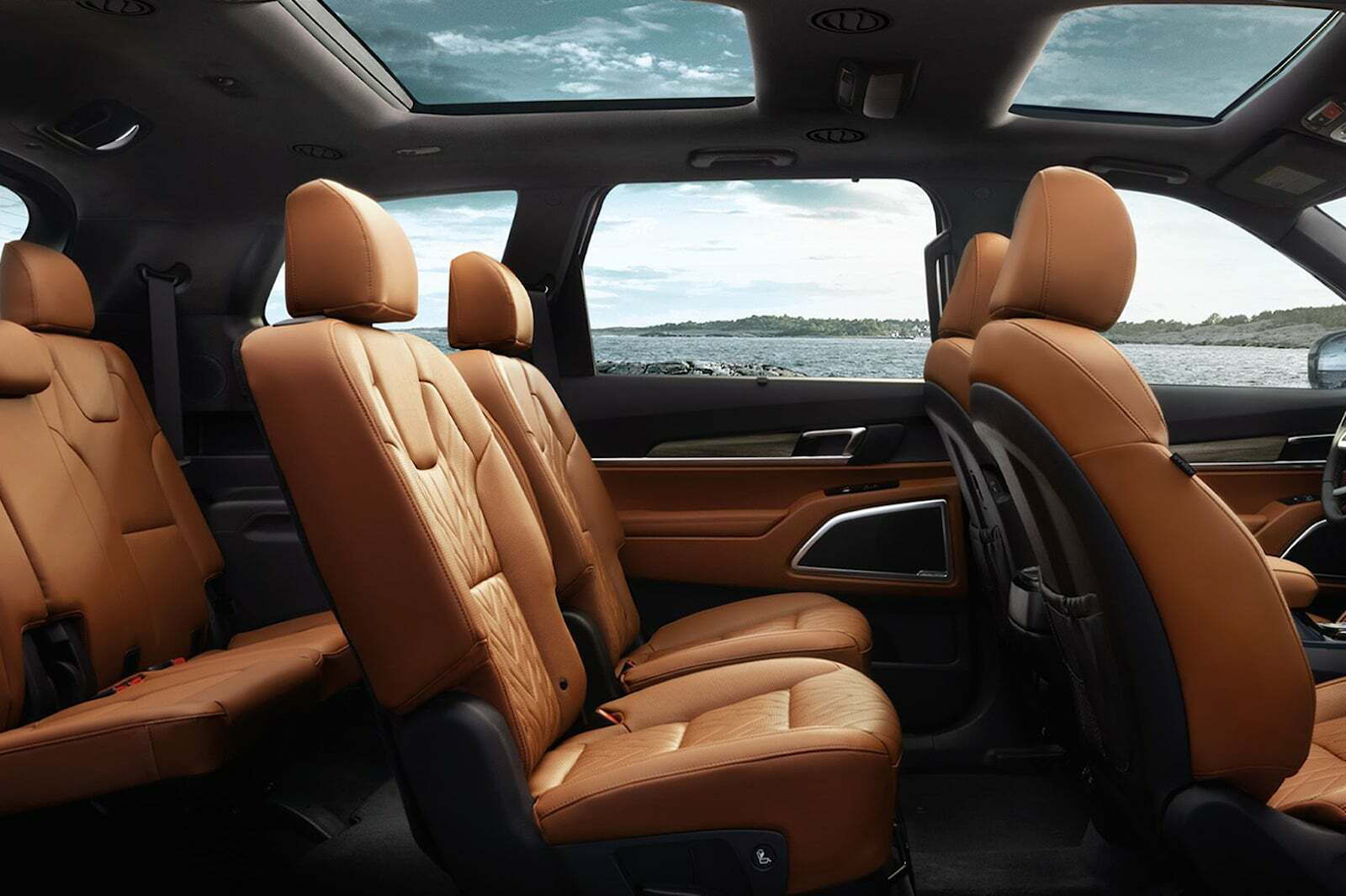 Nằm bên dưới nắp ca-pô của Kia Telluride 2024 là động cơ xăng V6, dung tích 3.8L như cũ, tạo ra công suất tối đa 291 mã lực và mô-men xoắn cực đại 355 Nm.