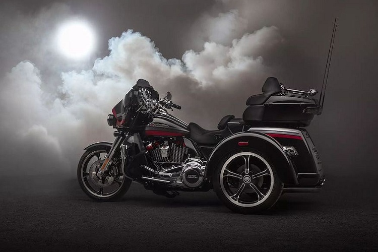 8. Harley-Davidson CVO Tri Glide - 49.999 USD.