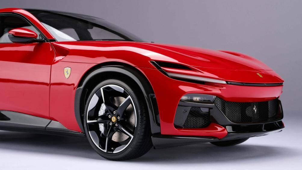 Với phiên bản Bespoke giá 20.795 USD (khoảng 491 triệu đồng), khách hàng có thể cá nhân hóa một số chi tiết như phối màu nội/ngoại thất, lựa chọn kiểu la-zăng và màu kẹp phanh.