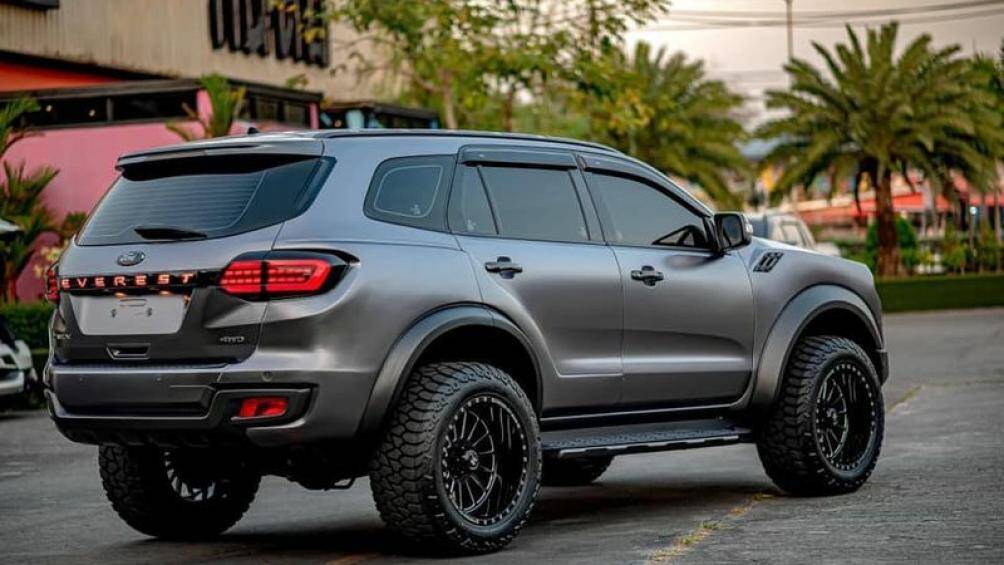 Được biết hiện tại, nhiều xưởng độ xe ở Việt Nam cũng đã thành công trong việc “hô biến” dòng bán tải Ford Ranger theo phong cách F-150 Raptor.