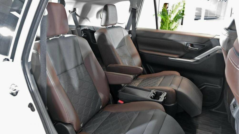 Hệ truyền động này cho tổng công suất là 152 mã lực và mô-men xoắn cực đại 188 Nm trong khi hai con số tương ứng của mô-tơ điện là 113 mã lực và 206 Nm.