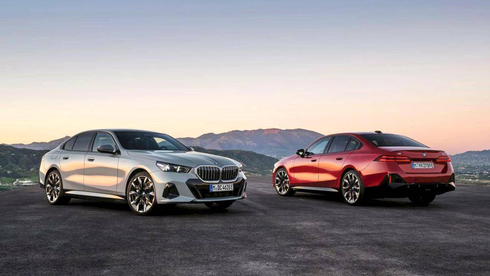 BMW bắt tay với Bowers & Wilkins để ứng dụng hệ thống âm thanh vòm 18 loa cao cấp vào dòng sedan hạng sang cỡ trung 5-Series G60 thế hệ mới.