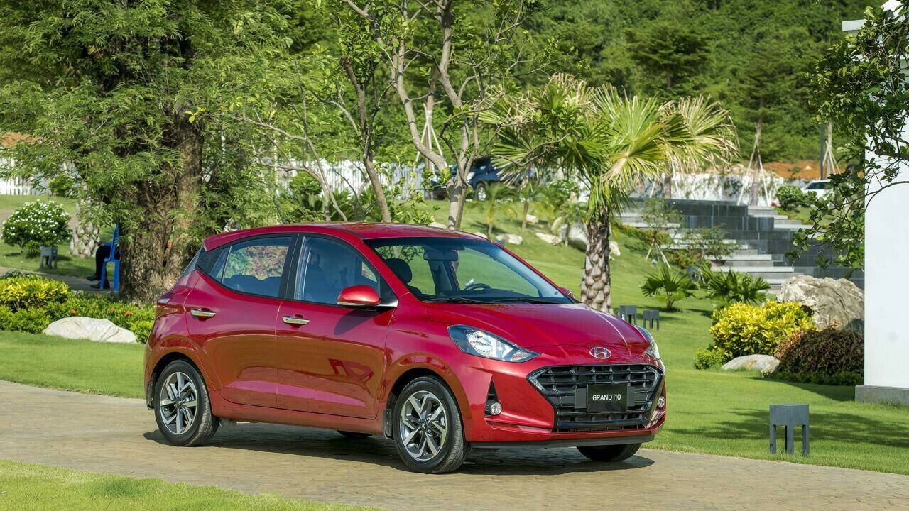 4. Hyundai Grand i10 (từ 360-455 triệu đồng): Với doanh số 3.858 chiếc, Grand i10 chiếm thị phần áp đảo phân khúc xe hạng A sau nửa đầu năm 2023.