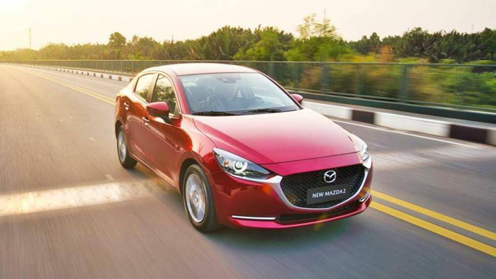 7. Mazda2 (từ 415-557 triệu đồng): Mazda2 đạt doanh số cộng dồn 2.061 chiếc và thuộc nhóm những mẫu ô tô tầm giá 500 triệu đồng bán tốt nhất. Mazda2 cũng thuộc bộ ba xe hiện đóng góp lớn nhất vào tổng doanh số của Mazda, bên cạnh Mazda3 và CX-5.