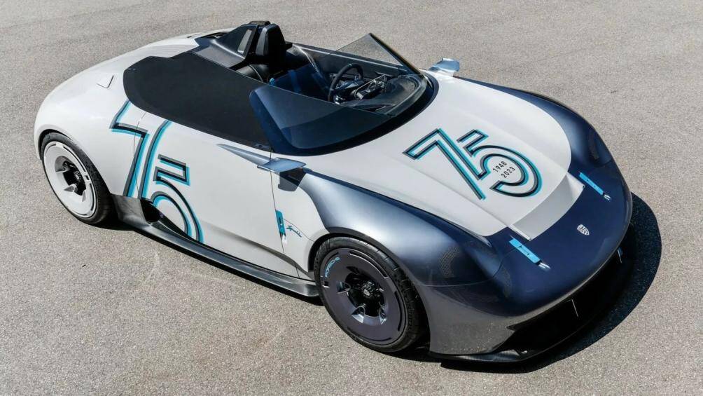 Porsche cũng trang bị cho mẫu concept Vision 357 Speedster bộ la-zăng ma-giê kích thước 20 inch với chụp bánh xe sợi carbon và ốc khóa mâm.