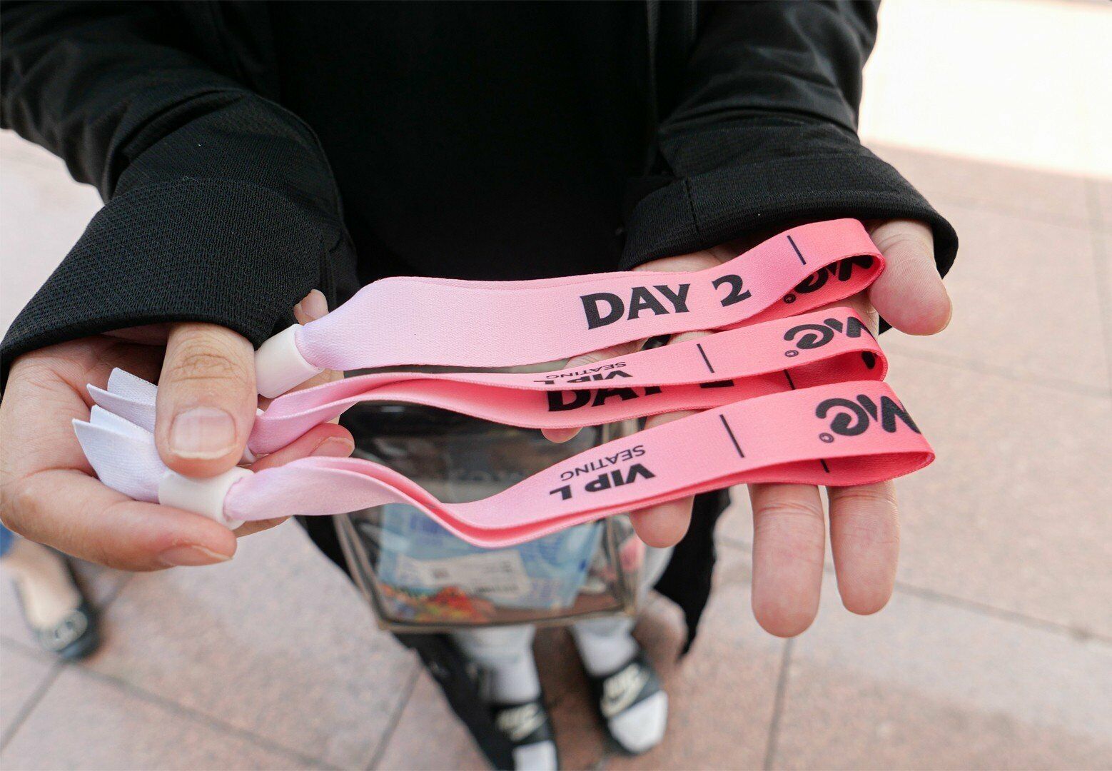 "Tôi rất hào hứng xem show BlackPink, đây là cơ hội để tôi có thể ngắm nhìn nhóm nhạc ngoài đời thực", chị Thương nói.