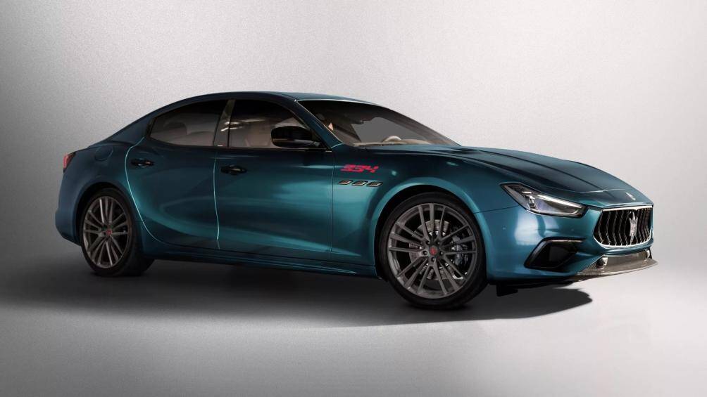 Theo thương hiệu Ý, điều này làm cho nó trở thành chiếc xe “nhanh nhất trong số những chiếc sedan có động cơ đốt trong”.